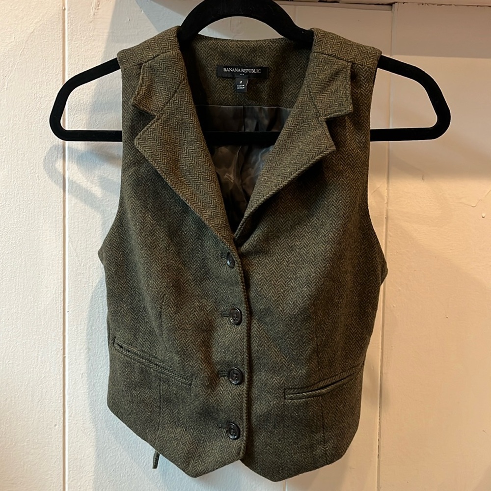 Banana Republic Olive Heather Herringbone Suiting Vest